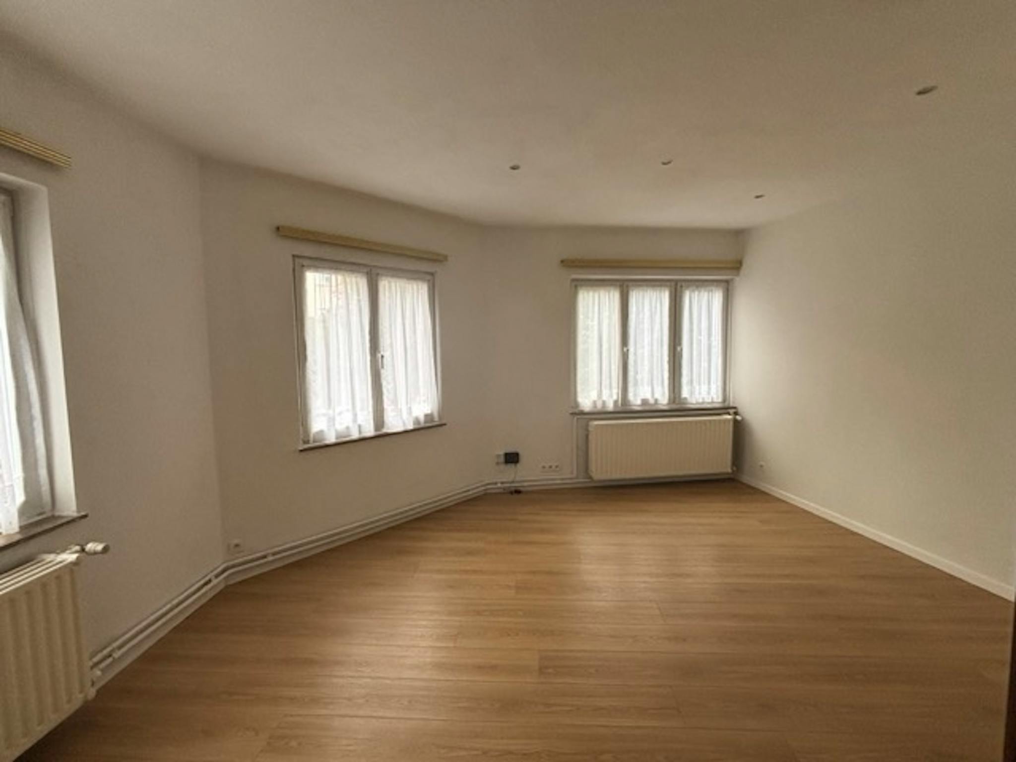Appartement à louer à Etterbeek 1040 1990.00€ 4 chambres 120.00m² - annonce 795481