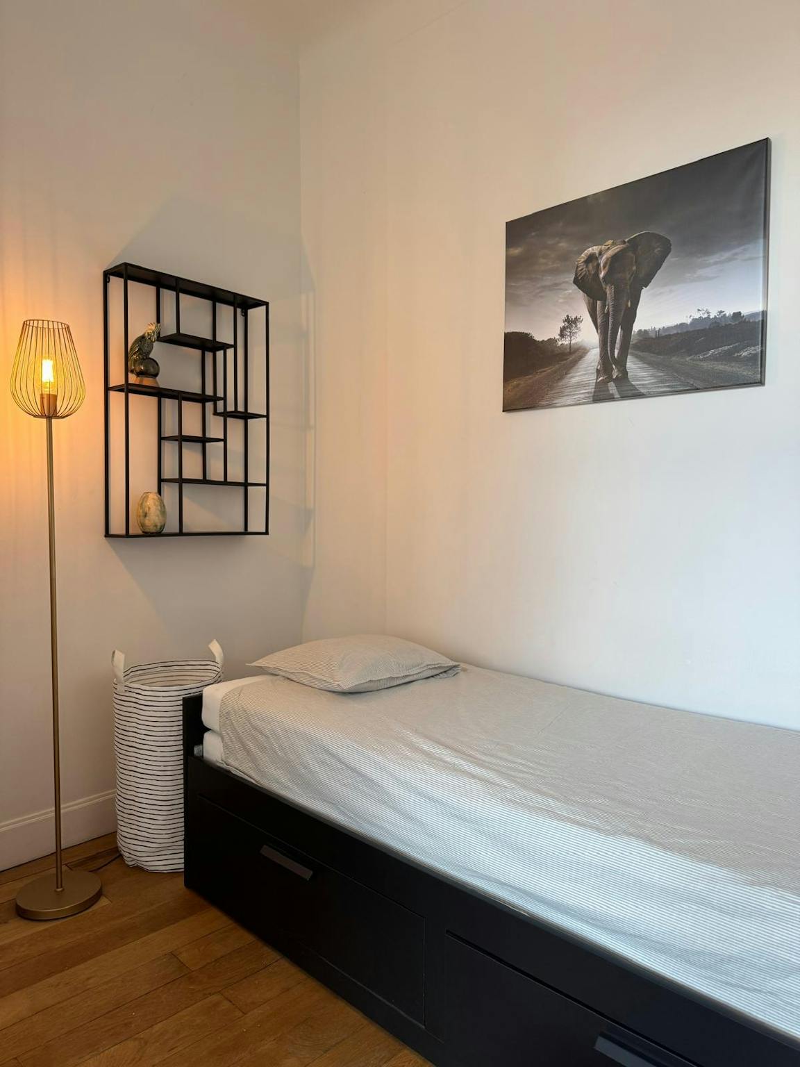 Appartement à louer à Molenbeek-Saint-Jean 1080 500.00€ 1 chambres 90.00m² - annonce 595579