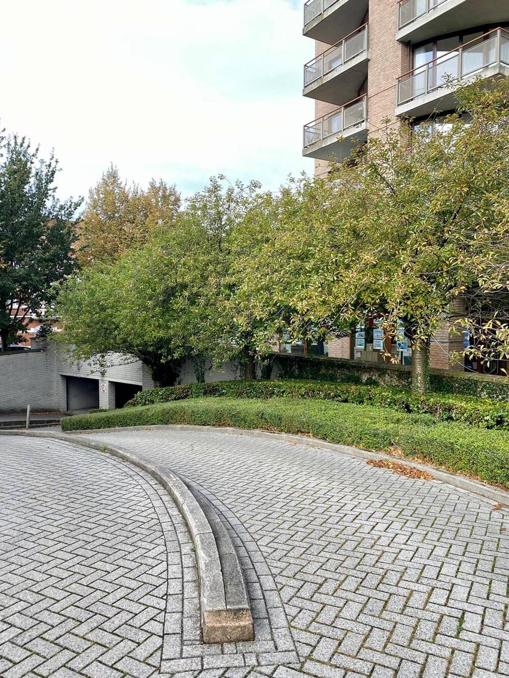 Parking & garage te  huur in Etterbeek 1040 90.00€  slaapkamers m² - Zoekertje 1193