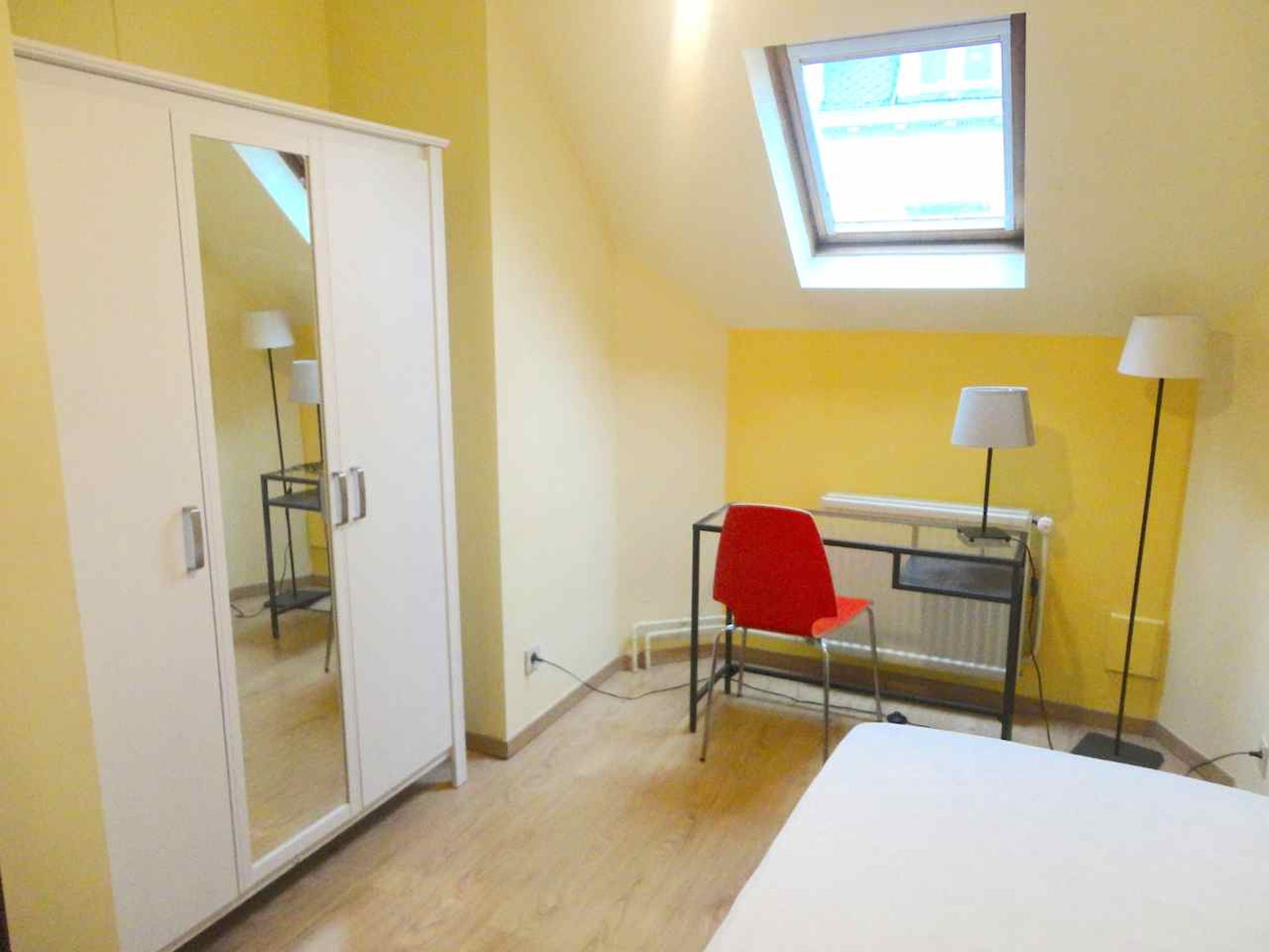 Appartement à louer à Bruxelles 1000 650.00€ 1 chambres 200.00m² - annonce 1019455