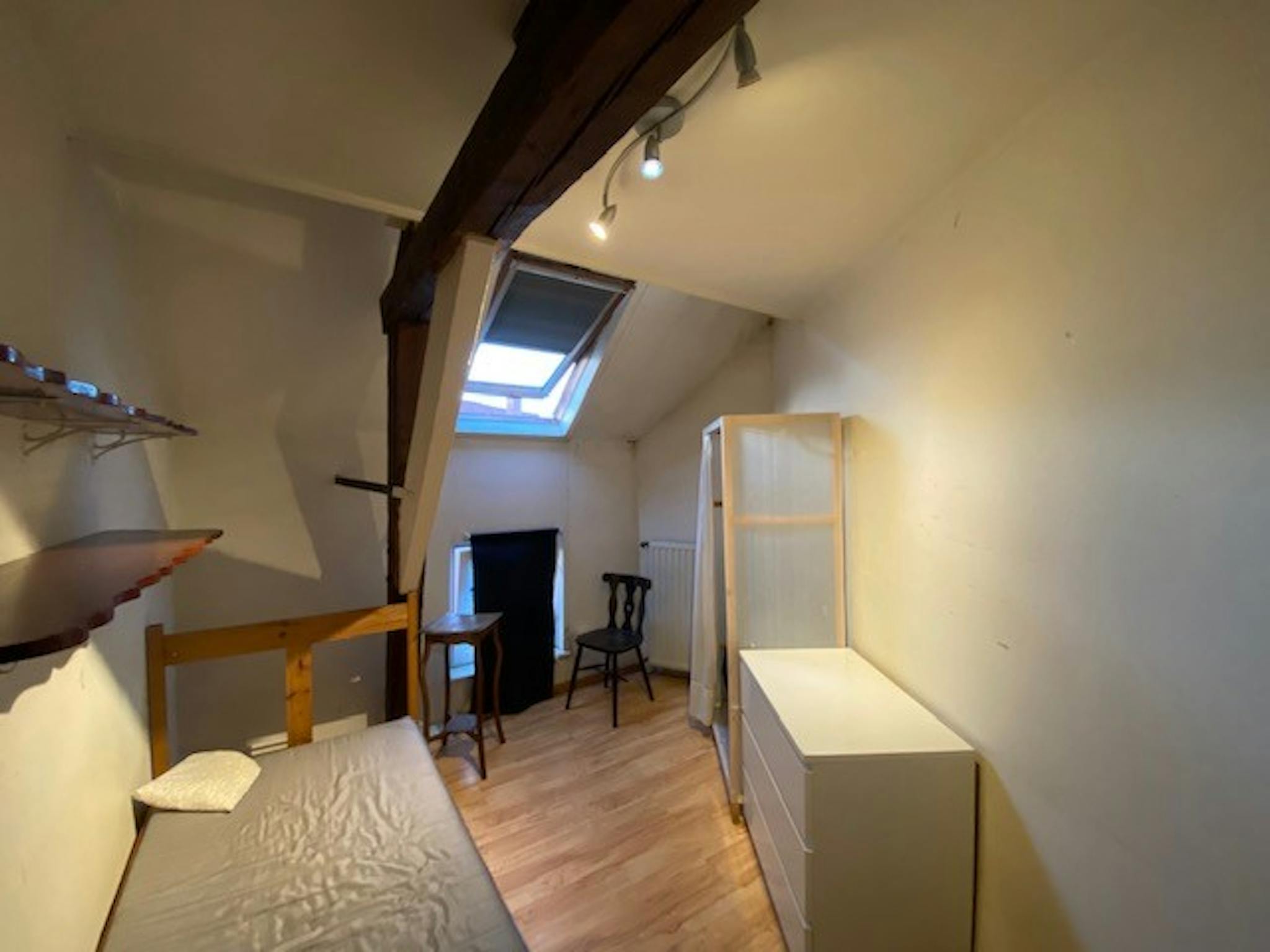 Appartement te  huur in Sint-Gillis 1060 605.00€ 1 slaapkamers 600.00m² - Zoekertje 795311