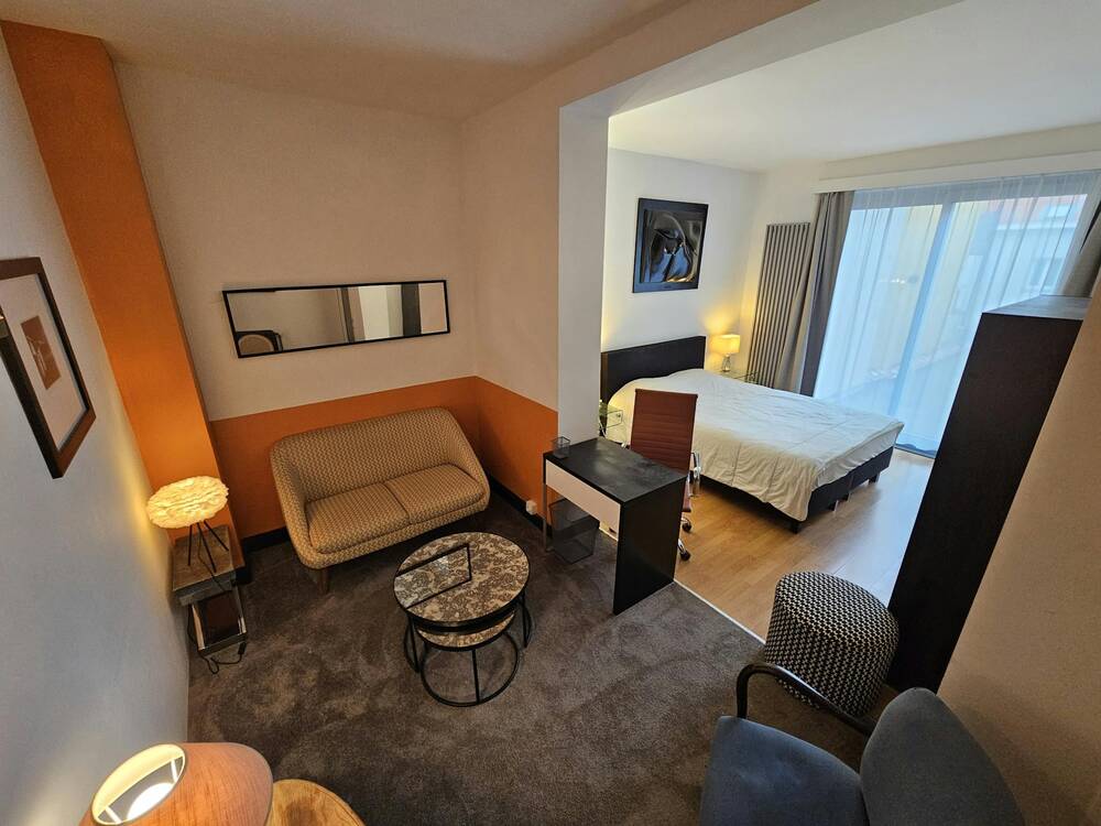 Appartement te  huur in Schaarbeek 1030 740.00€ 1 slaapkamers 85.00m² - Zoekertje 82078