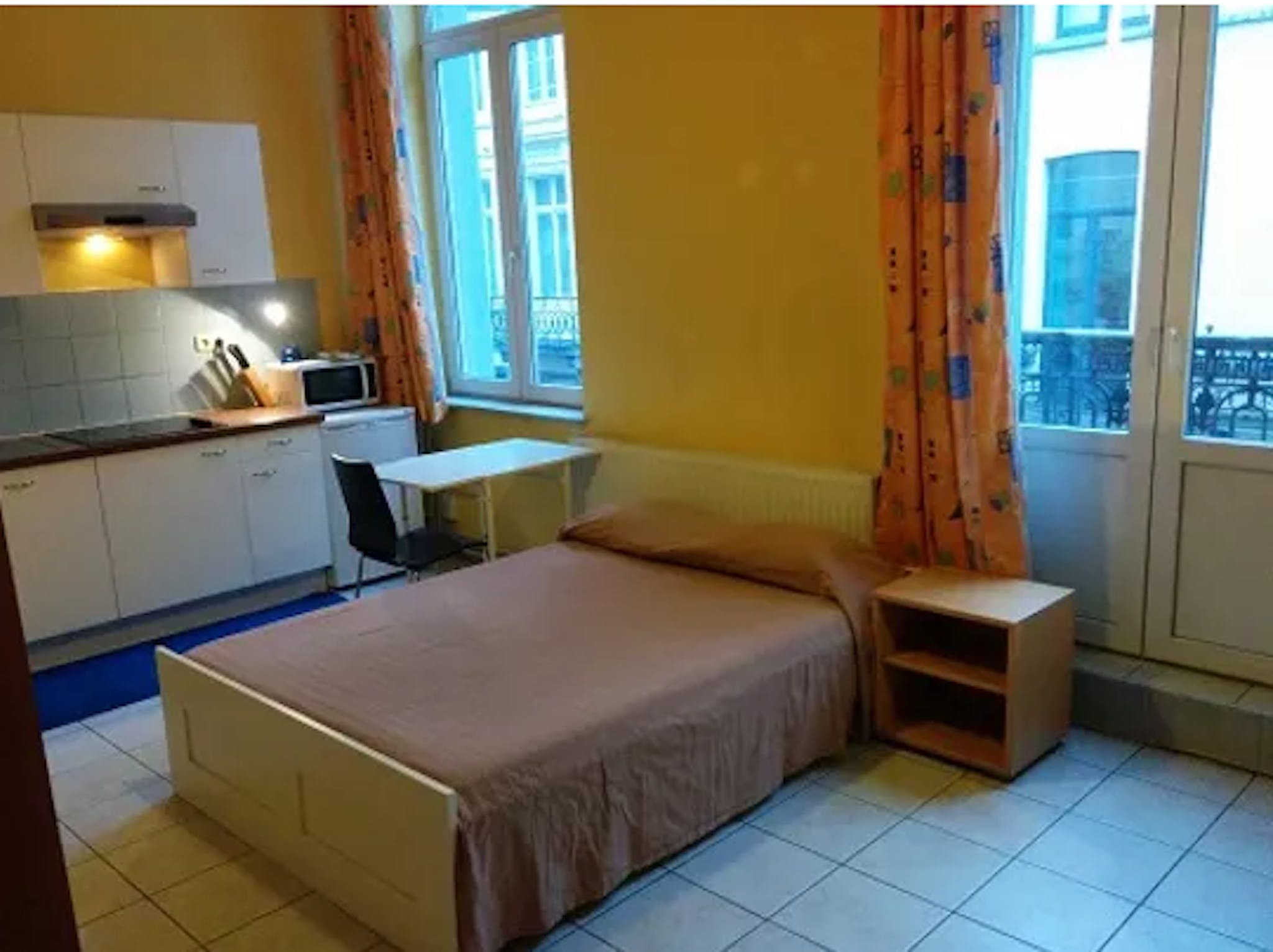 Appartement te  huur in Sint-Joost-ten-Node 1210 830.00€ 0 slaapkamers 30.00m² - Zoekertje 1019847