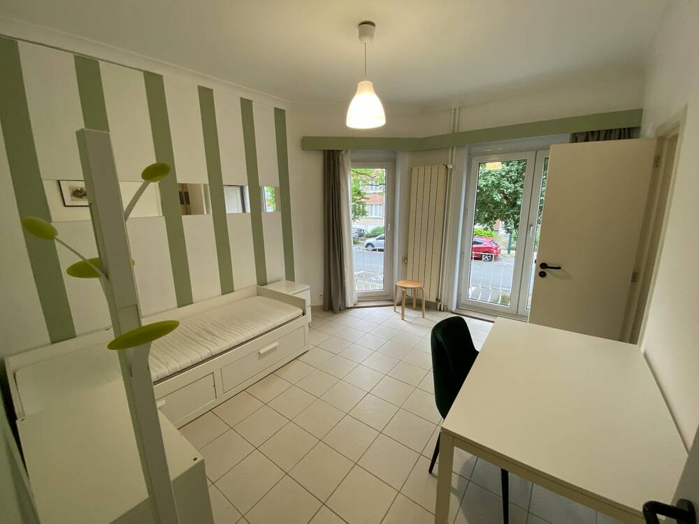 Appartement te  huur in Vorst 1190 580.00€ 1 slaapkamers m² - Zoekertje 83660
