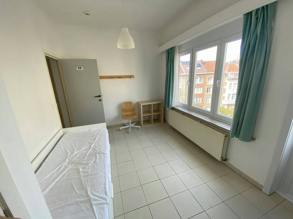 Appartement te  huur in Vorst 1190 605.00€ 1 slaapkamers m² - Zoekertje 83661
