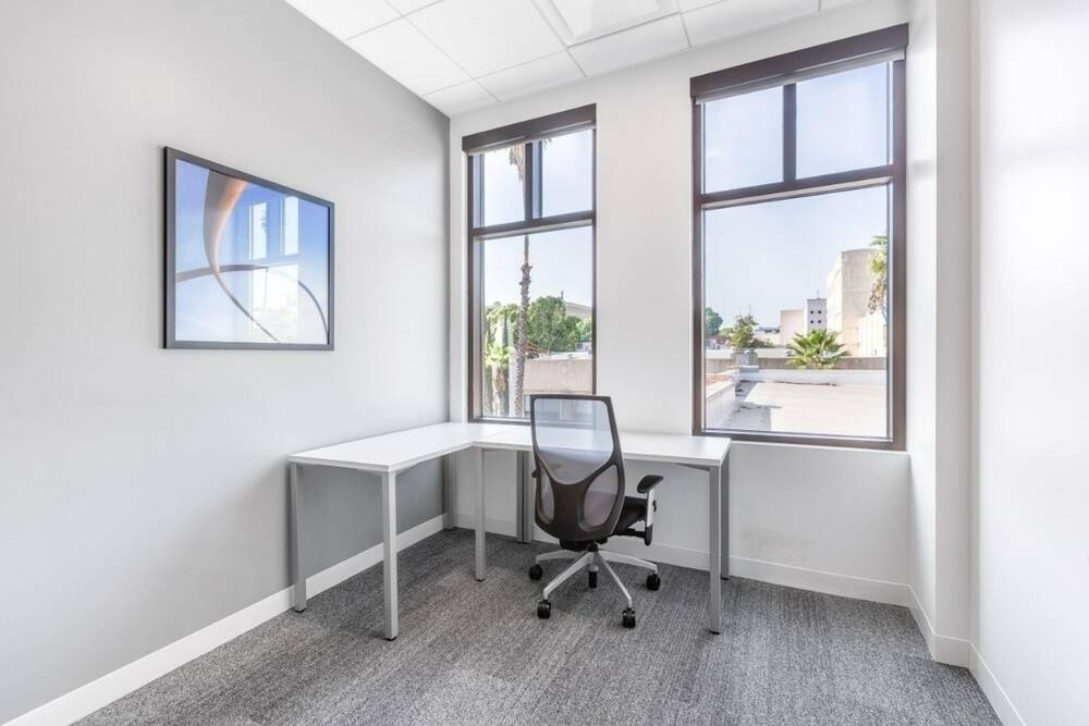 Handelszaak te huur in Sint-Joost-ten-Node 1210 889.00€ 0 slaapkamers m² - Zoekertje 2578