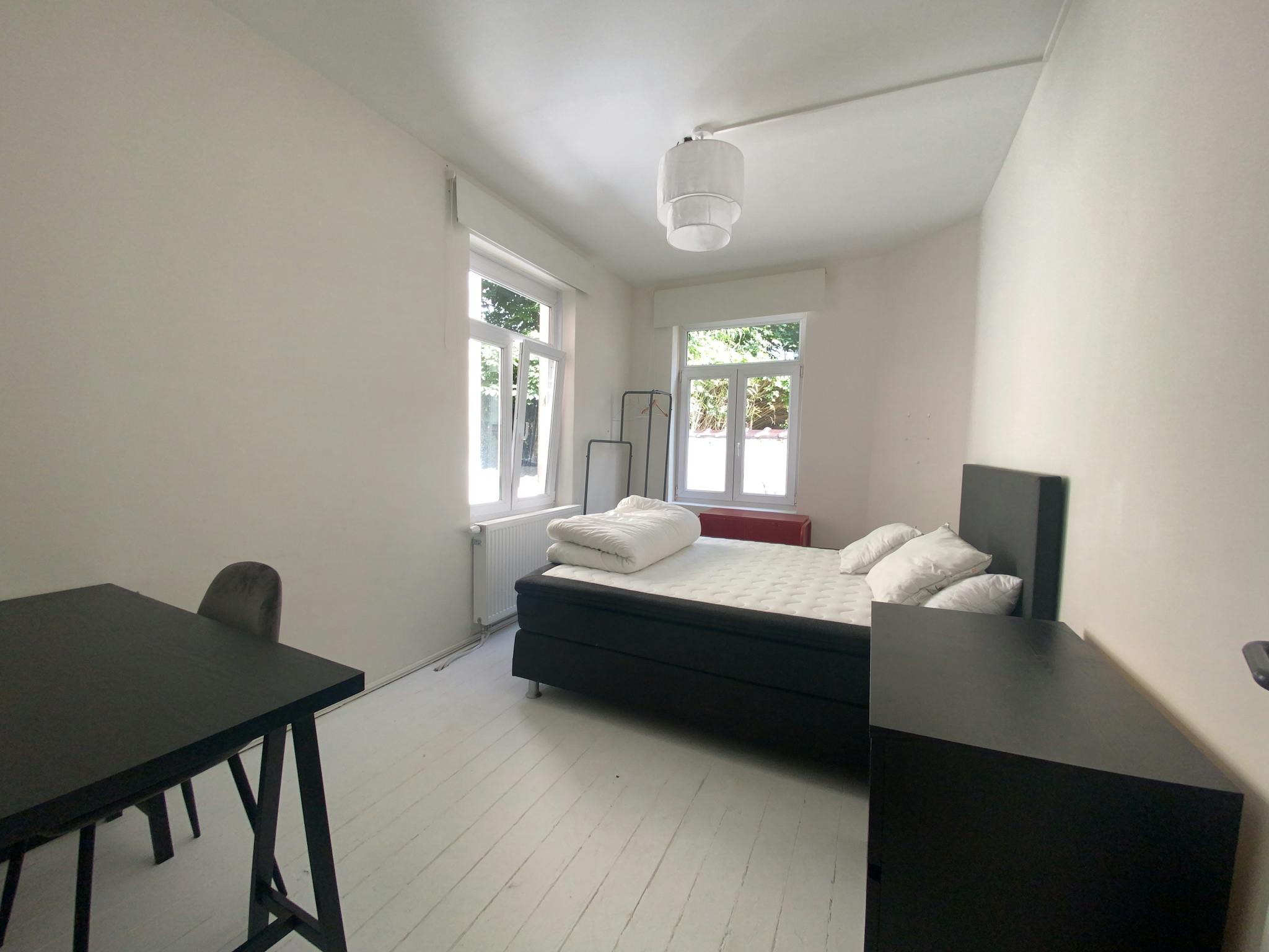 Appartement à louer à Bruxelles 1000 700.00€ 1 chambres 400.00m² - annonce 556195