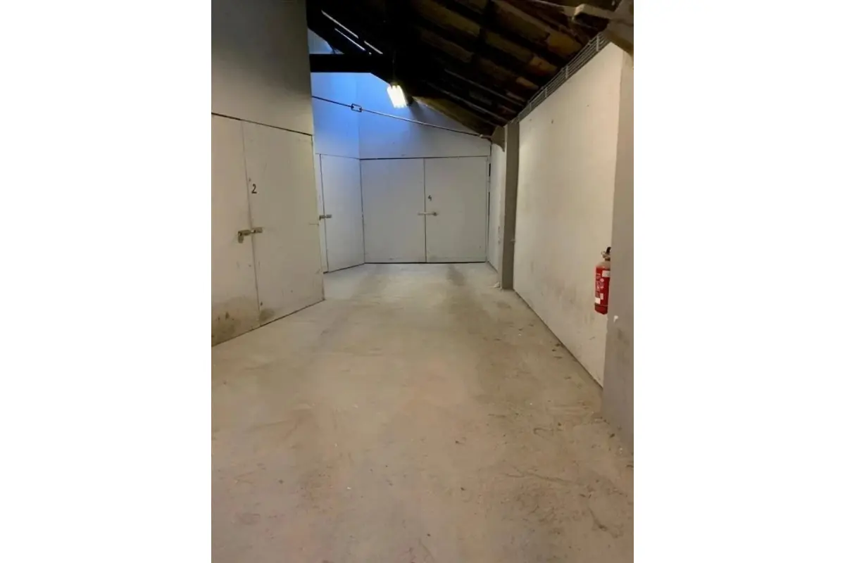 Handelszaak te  huur in Vorst 1190 465.00€ 0 slaapkamers m² - Zoekertje 2203