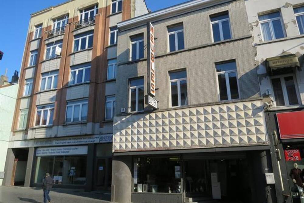 Immeuble mixte à vendre à Molenbeek-Saint-Jean 1080 3990000.00€ 18 chambres m² - annonce 185741