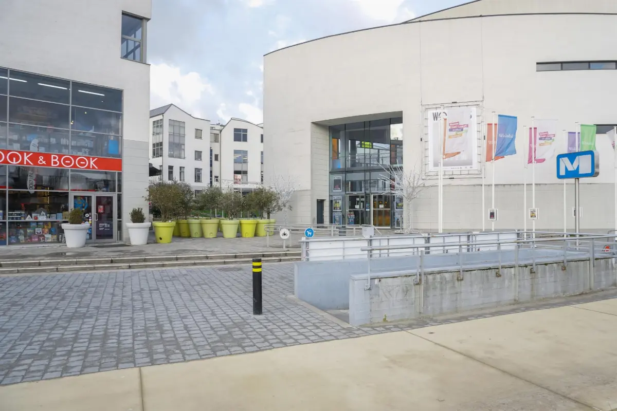 Parking te  koop in Sint-Lambrechts-Woluwe 1200 30000.00€  slaapkamers m² - Zoekertje 2198