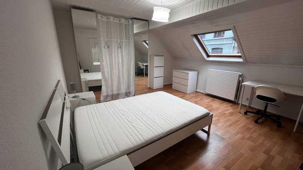 Appartement à louer à Bruxelles 1000 700.00€ 1 chambres 90.00m² - annonce 639431