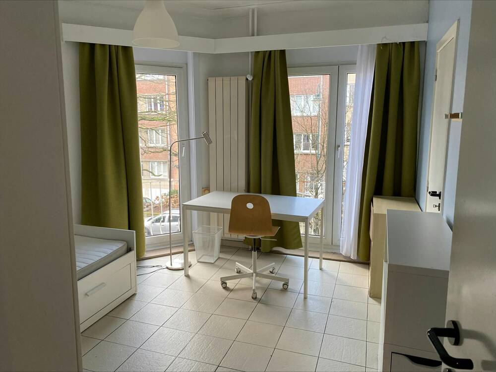 Appartement te  huur in Vorst 1190 585.00€ 1 slaapkamers m² - Zoekertje 84285