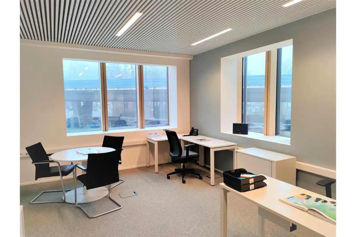 Handelszaak te  huur in Oudergem 1160 1599.00€  slaapkamers m² - Zoekertje 3271