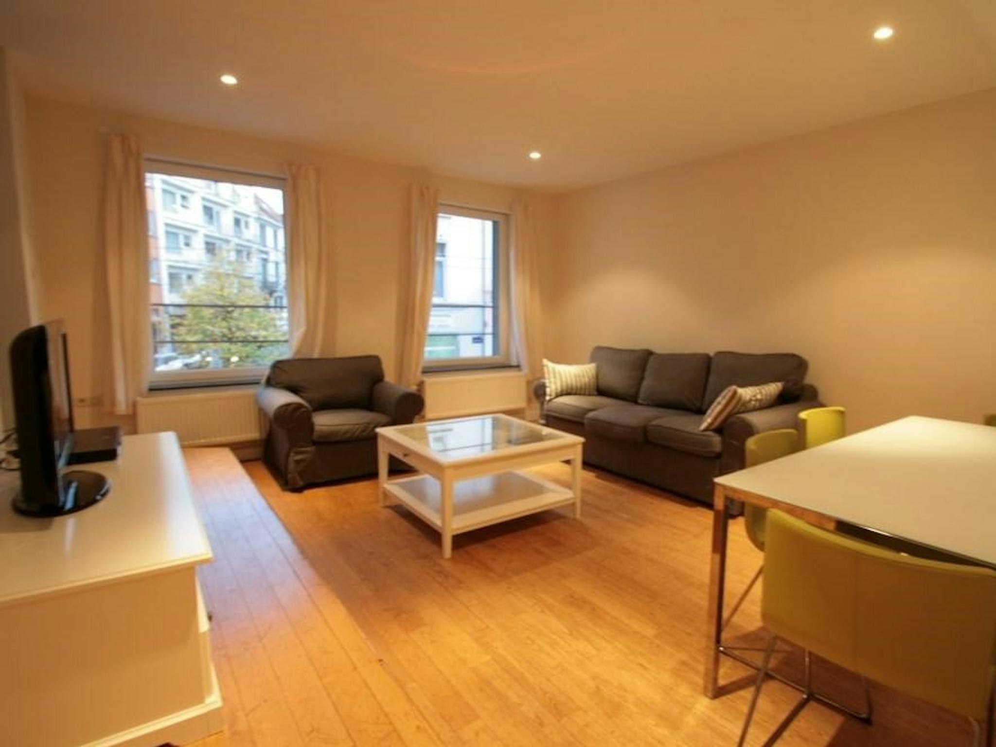 Appartement te  huur in Elsene 1050 1500.00€ 1 slaapkamers 70.00m² - Zoekertje 795335