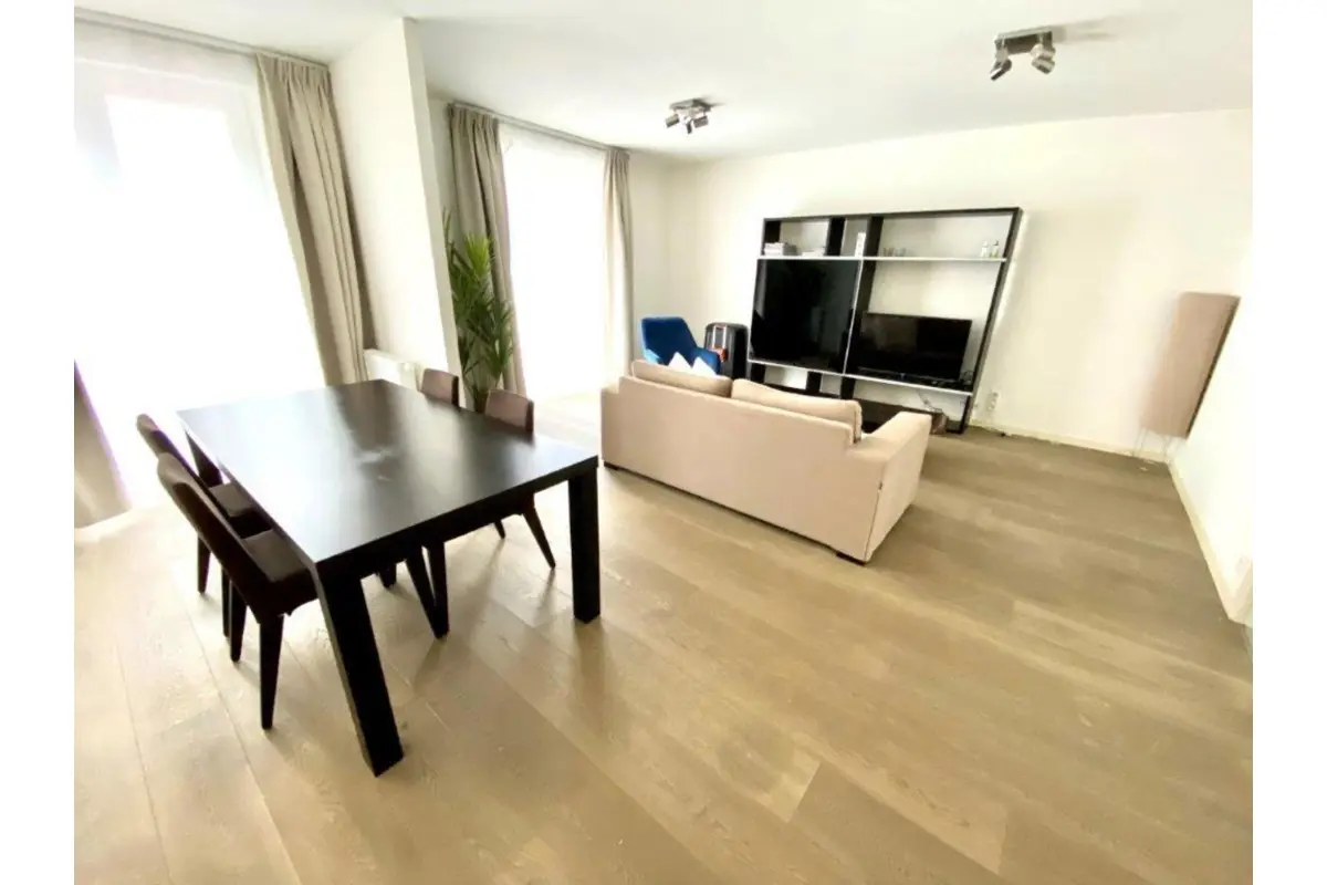Appartement te  in Elsene 1050 400000.00€ 1 slaapkamers 70.00m² - Zoekertje 3097