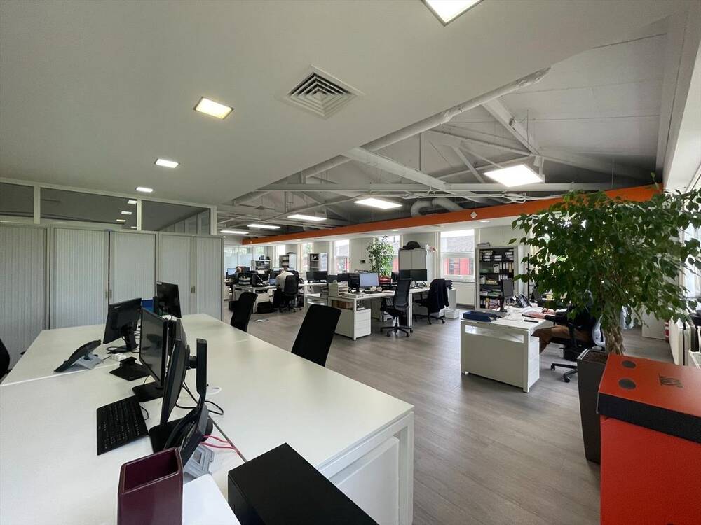 Handelszaak te  huur in Anderlecht 1070 4600.00€  slaapkamers 555.00m² - Zoekertje 7180