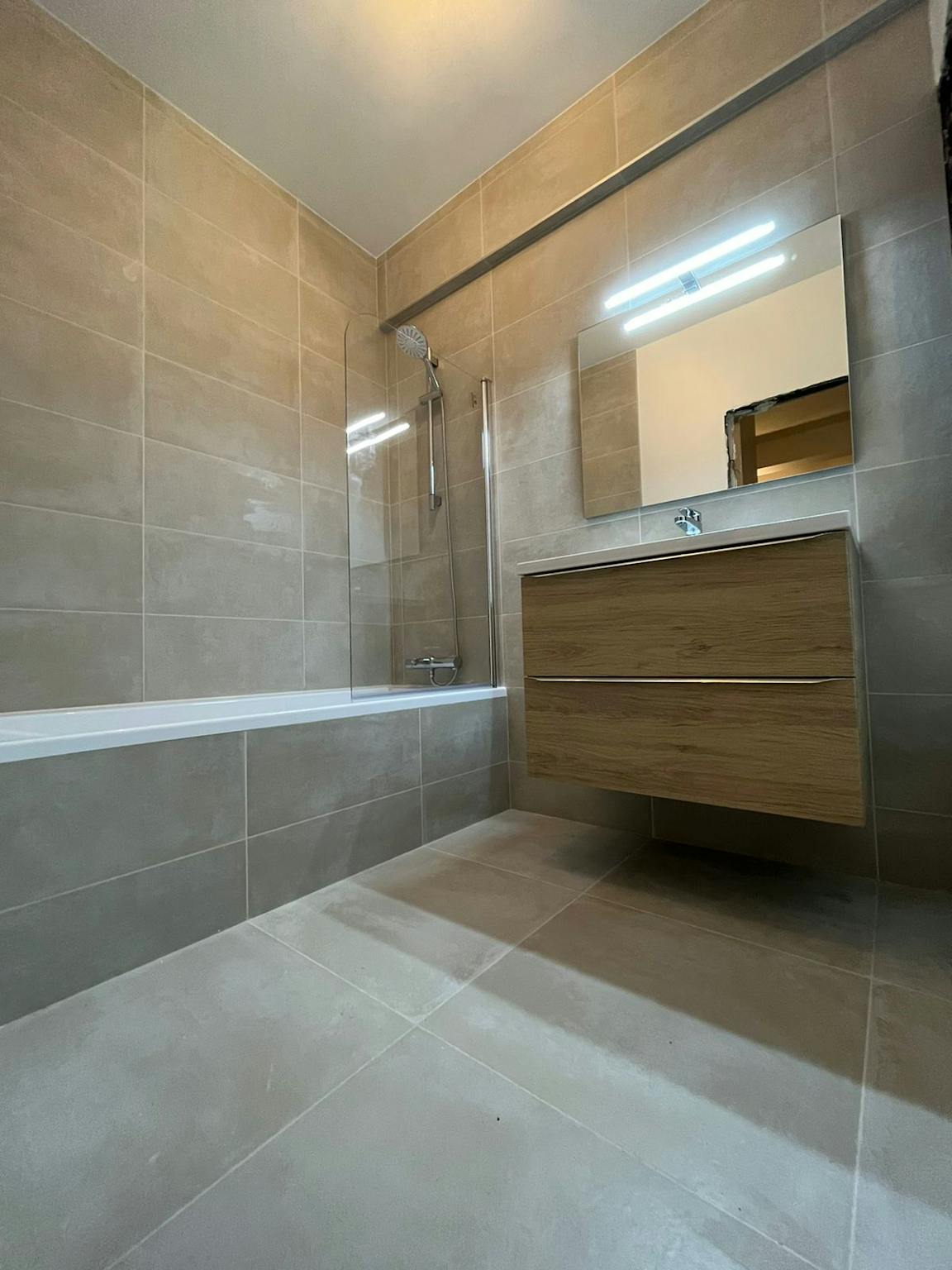 Appartement te  huur in Schaarbeek 1030 825.00€ 1 slaapkamers 100.00m² - Zoekertje 85650