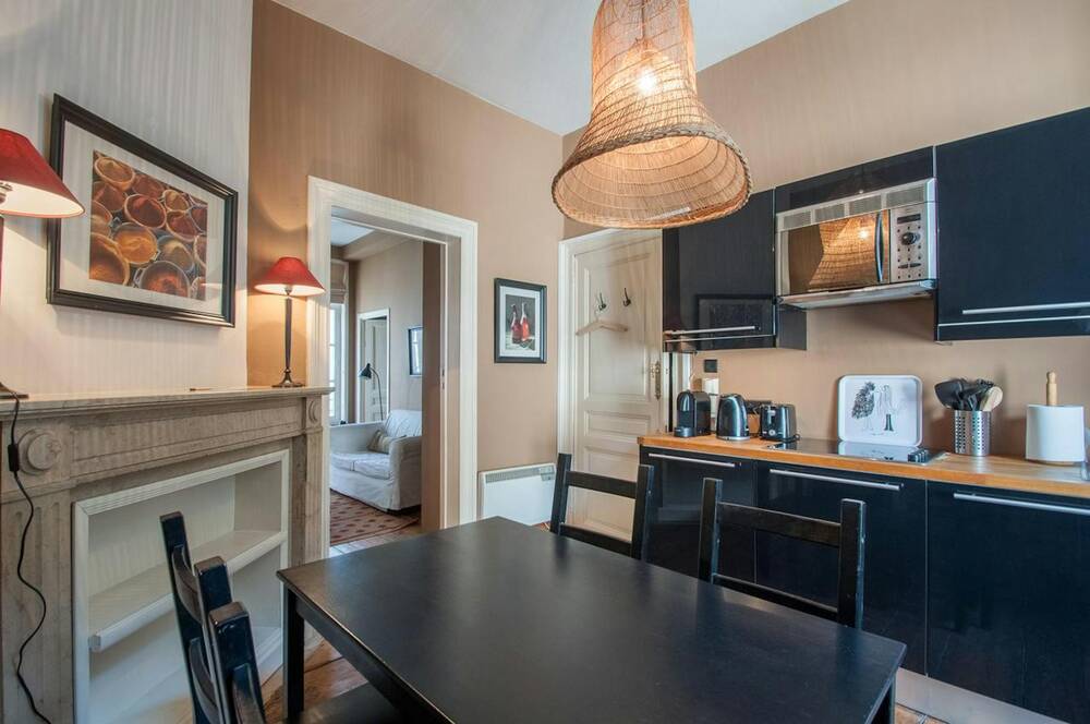 Appartement te  huur in Brussel 1000 1100.00€ 1 slaapkamers 80.00m² - Zoekertje 85661
