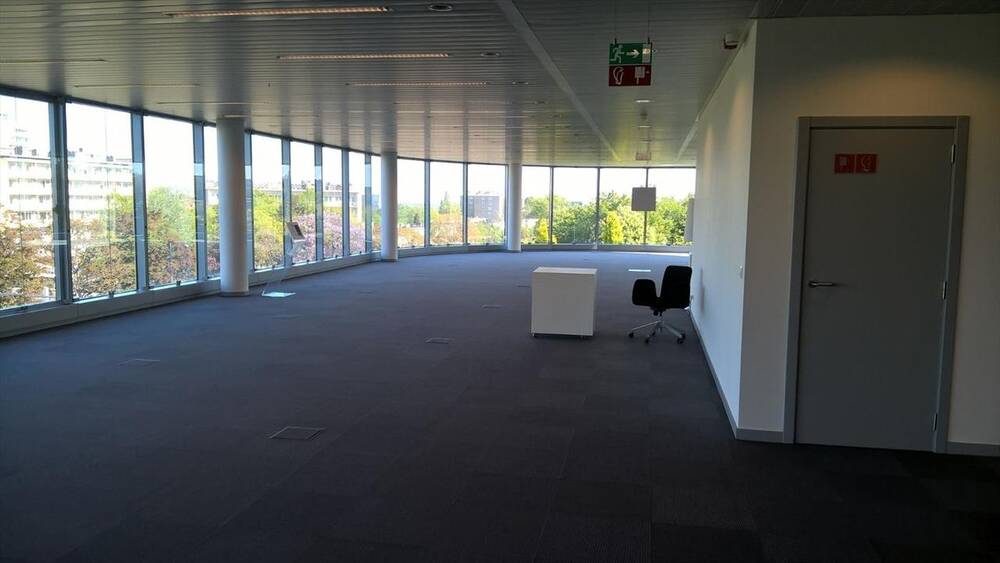 Handelszaak te huur in Evere 1140 8320.00€ slaapkamers 680.00m² - Zoekertje 8278