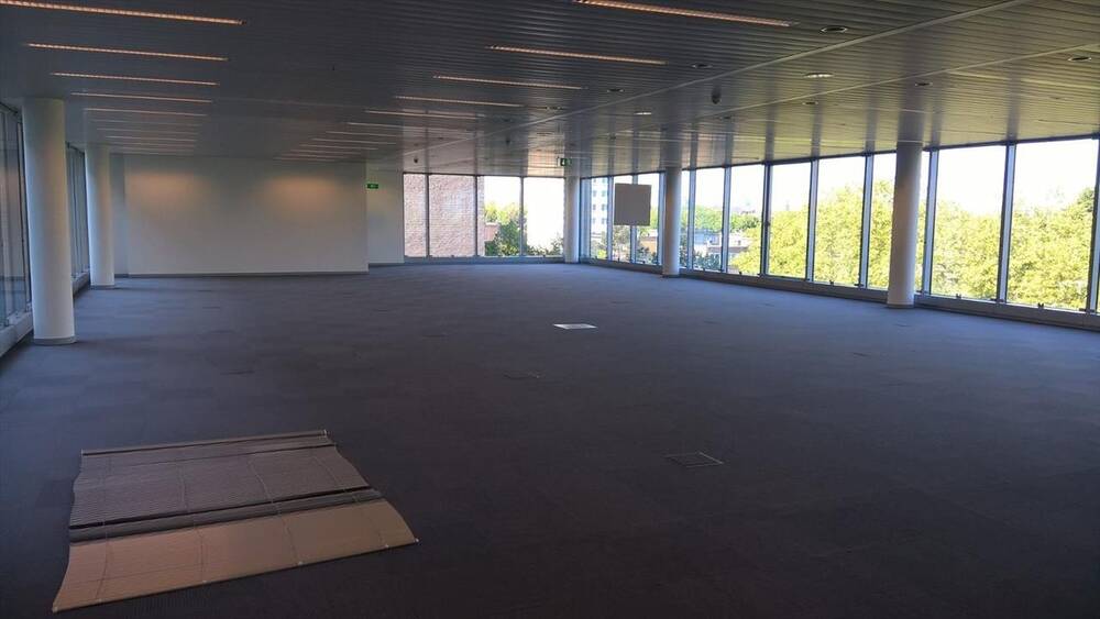 Handelszaak te huur in Evere 1140 16630.00€ slaapkamers 1663.00m² - Zoekertje 8279