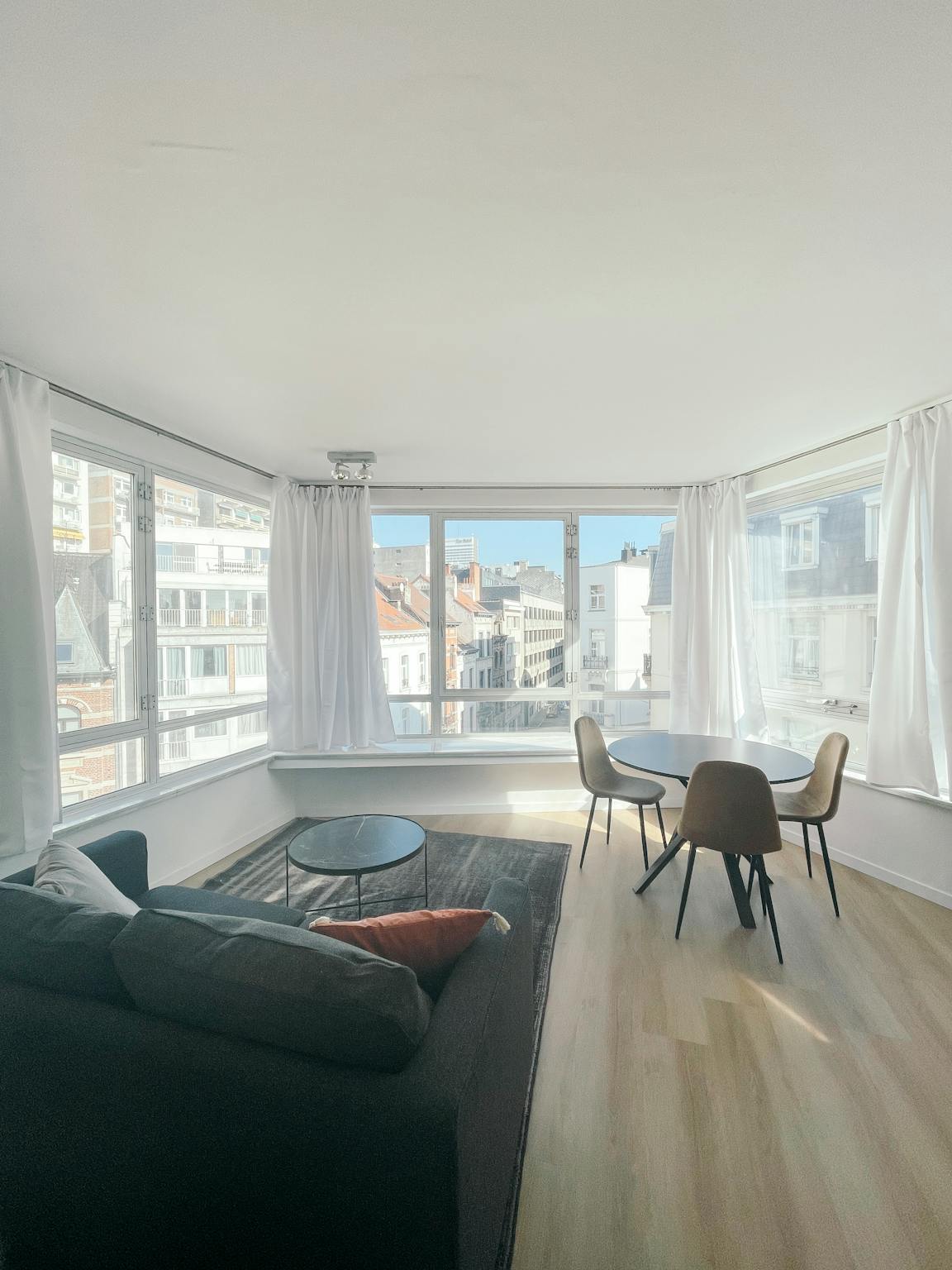Appartement te  huur in Sint-Gillis 1060 900.00€ 0 slaapkamers 54.00m² - Zoekertje 1021208