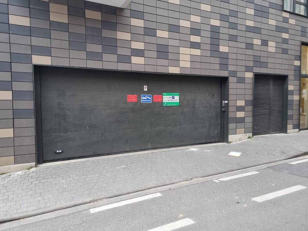 Parking & garage te  huur in Sint-Jans-Molenbeek 1080 95.00€ 0 slaapkamers m² - Zoekertje 1365544