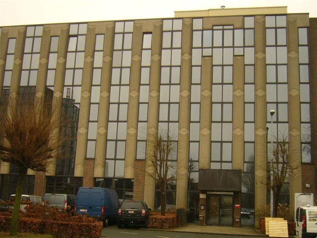 Handelszaak te huur in Anderlecht 1070 2240.00€ 0 slaapkamers m² - Zoekertje 11195