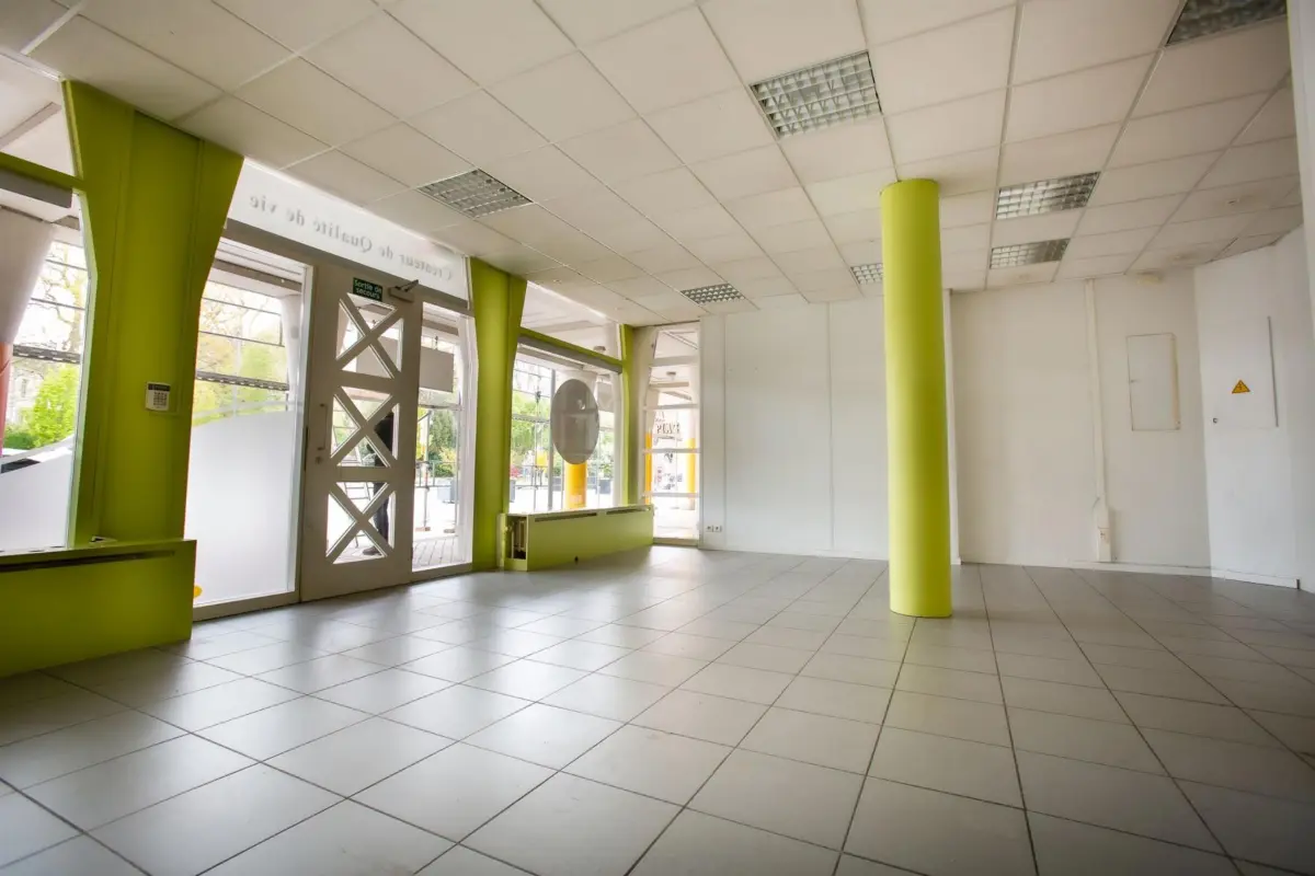 Handelszaak te  huur in Sint-Lambrechts-Woluwe 1200 1900.00€  slaapkamers 96.00m² - Zoekertje 10517