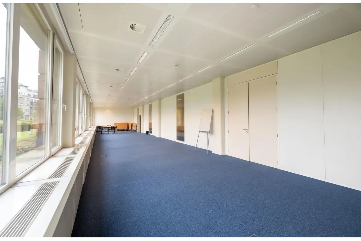 Handelszaak te  huur in Sint-Lambrechts-Woluwe 1200 3980.00€  slaapkamers 415.00m² - Zoekertje 11422