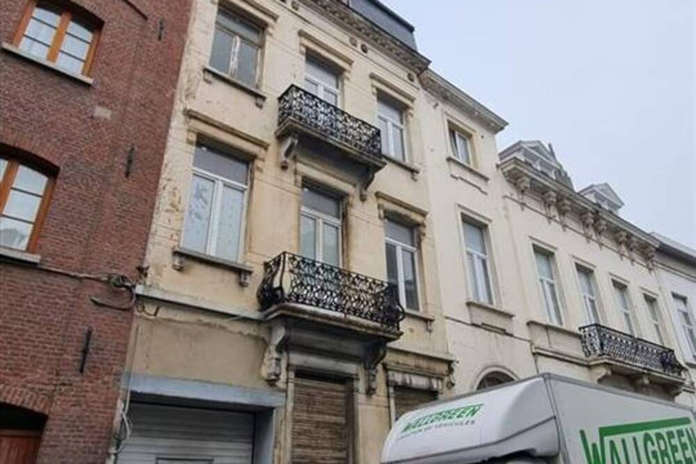 Appartementsgebouw te  koop in Sint-Jans-Molenbeek 1080 725000.00€  slaapkamers 1550.00m² - Zoekertje 972383
