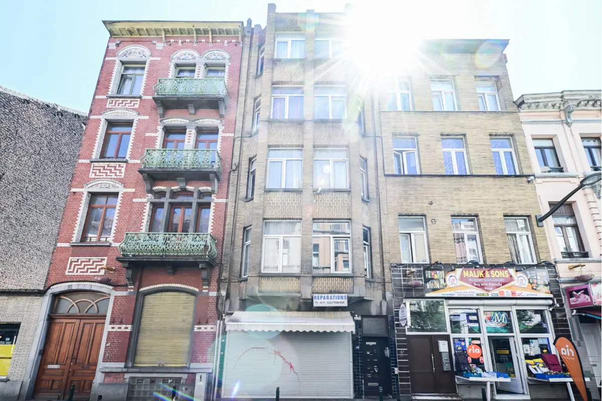 Appartementsgebouw te  koop in Sint-Jans-Molenbeek 1080 1000000.00€ 8 slaapkamers 422.08m² - Zoekertje 13370