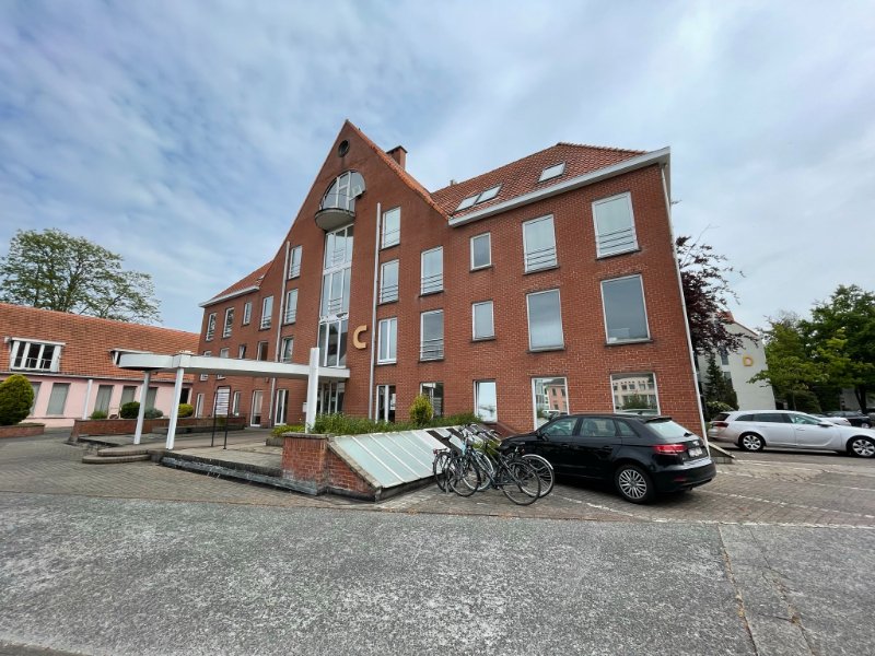 Bureau à louer à Sint-Denijs-Westrem 9051 3870.00€  chambres 430.00m² - annonce 1088357