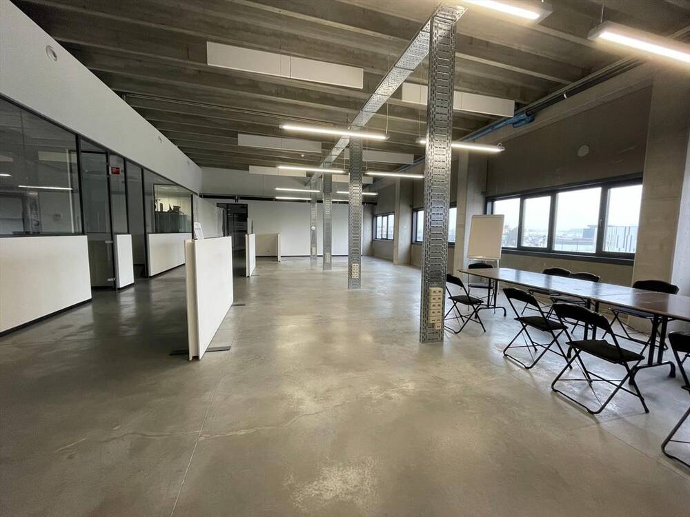 Handelszaak te huur in Vorst 1190 3000.00€ slaapkamers 300.00m² - Zoekertje 16349