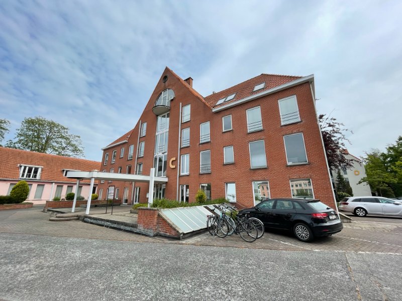 Bureau à louer à Sint-Denijs-Westrem 9051 2270.00€  chambres 218.00m² - annonce 1088358