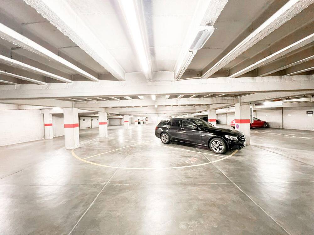 Parking & garage te  koop in Etterbeek 1040 100000.00€  slaapkamers 2000.00m² - Zoekertje 1368642