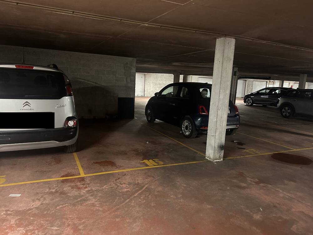 Parking & garage te koop in Sint-Lambrechts-Woluwe 1200 17000.00€ slaapkamers m² - Zoekertje 18710