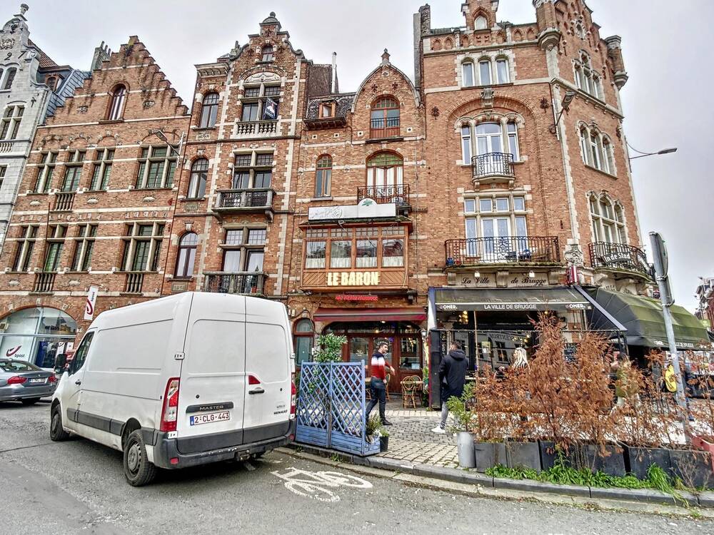 Mixgebouw te koop in Anderlecht 1070 949000.00€ 4 slaapkamers m² - Zoekertje 21961