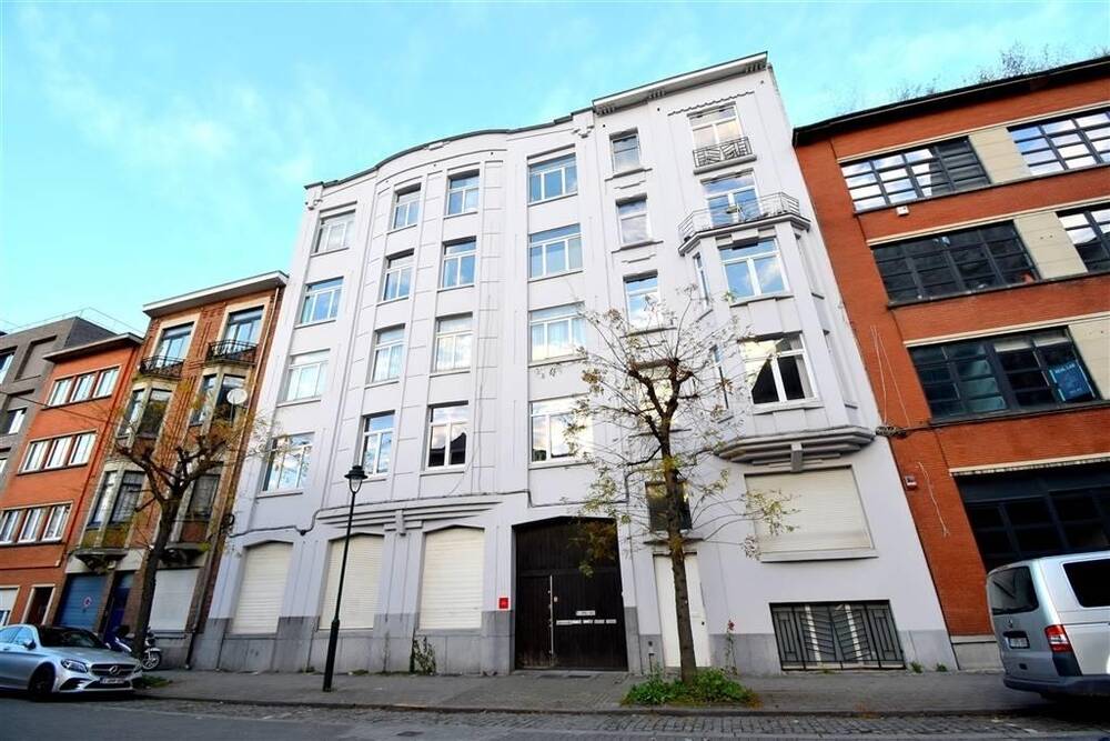 Handelszaak te huur in Anderlecht 1070 3500.00€ slaapkamers 350.00m² - Zoekertje 23546