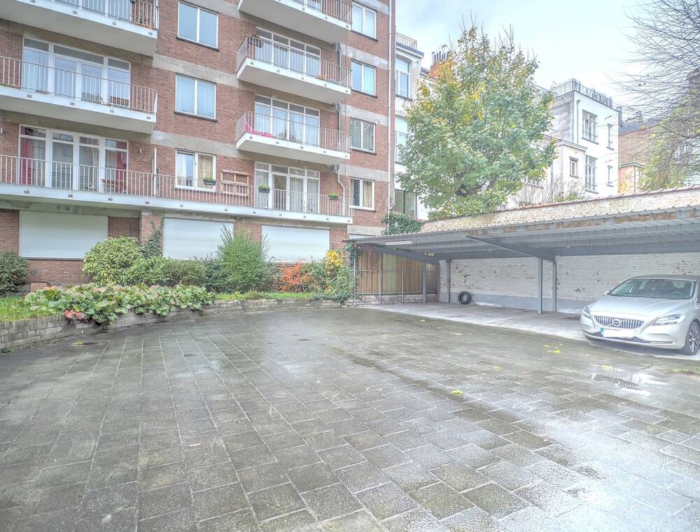 Parking te  huur in Elsene 1050 135.00€  slaapkamers m² - Zoekertje 1370694