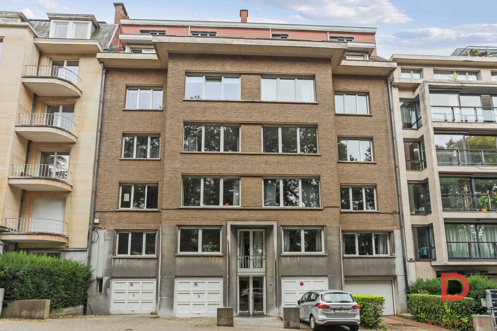 Appartement te  koop in Watermaal-Bosvoorde 1170 300000.00€ 1 slaapkamers 68.00m² - Zoekertje 1256347