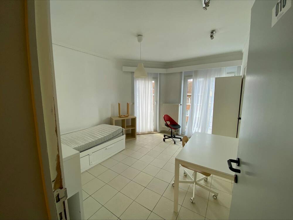 Appartement te  huur in Vorst 1190 585.00€ 1 slaapkamers m² - Zoekertje 87093