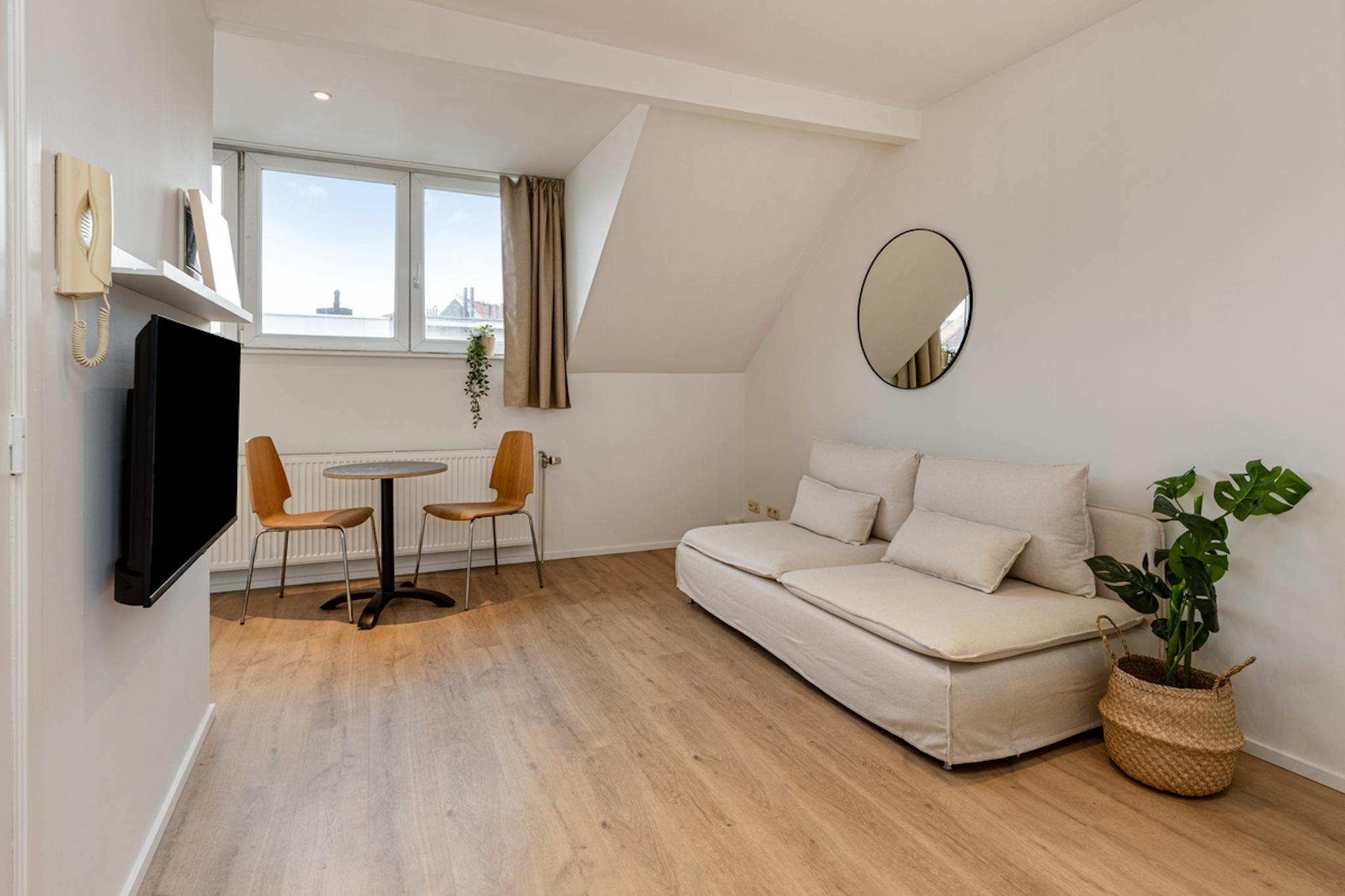 Appartement te  huur in Brussel 1000 990.00€ 0 slaapkamers 45.00m² - Zoekertje 87220