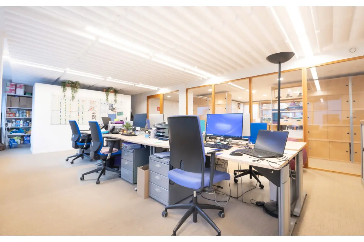 Commerce à vendre à Uccle 1180 585000.00€  chambres 360.00m² - annonce 31752