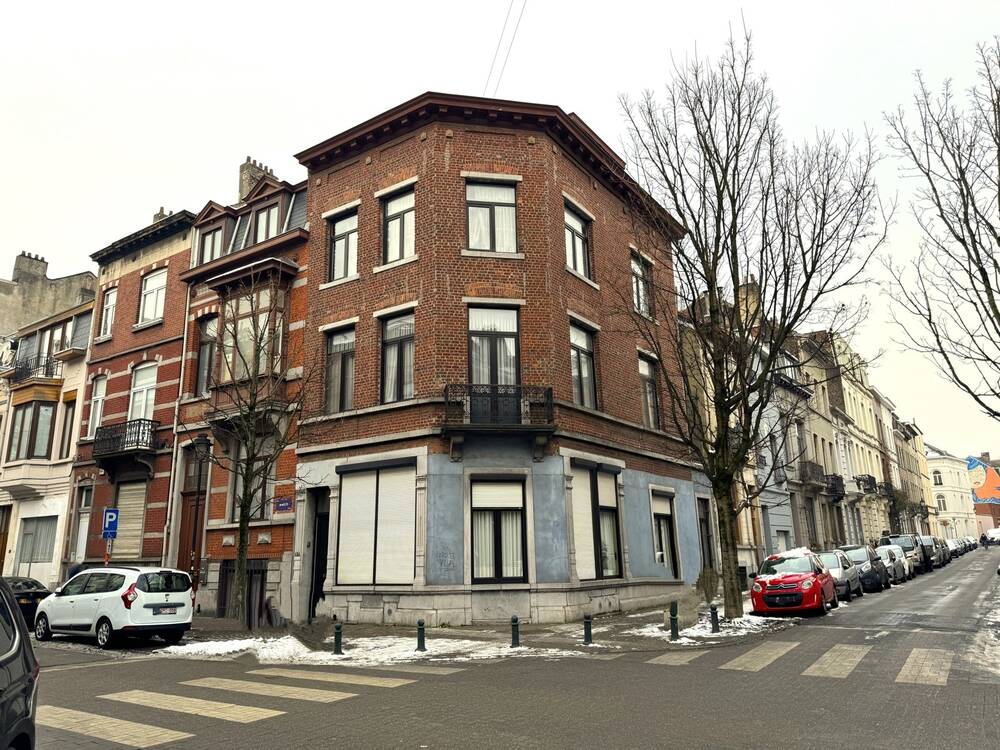 Mixgebouw te  koop in Sint-Gillis 1060 649000.00€ 4 slaapkamers 220.00m² - Zoekertje 1291703