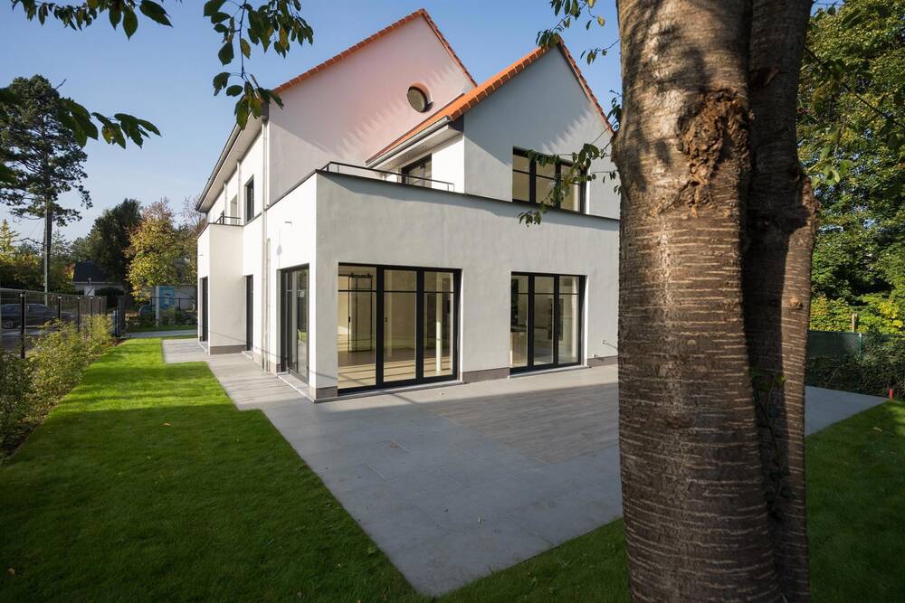 Villa te  huur in Sint-Pieters-Woluwe 1150 8500.00€ 5 slaapkamers 450.00m² - Zoekertje 1295095