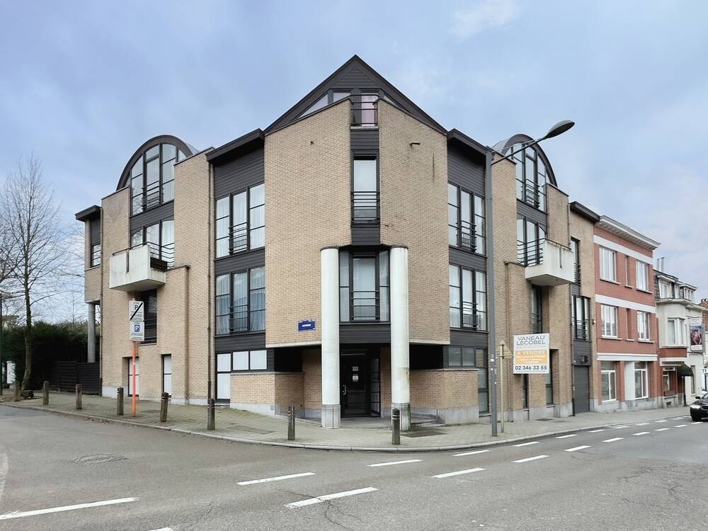 Mixgebouw te  koop in Ukkel 1180 680000.00€  slaapkamers 201.00m² - Zoekertje 1300963
