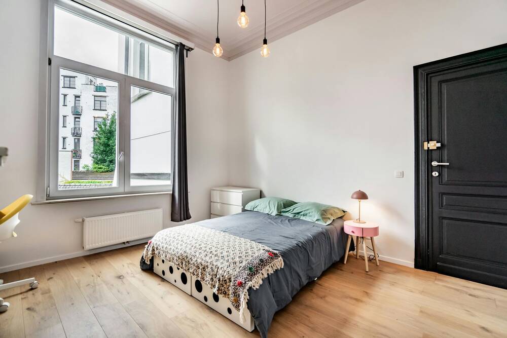 Appartement te  huur in Sint-Gillis 1060 895.00€ 1 slaapkamers 300.00m² - Zoekertje 1303010