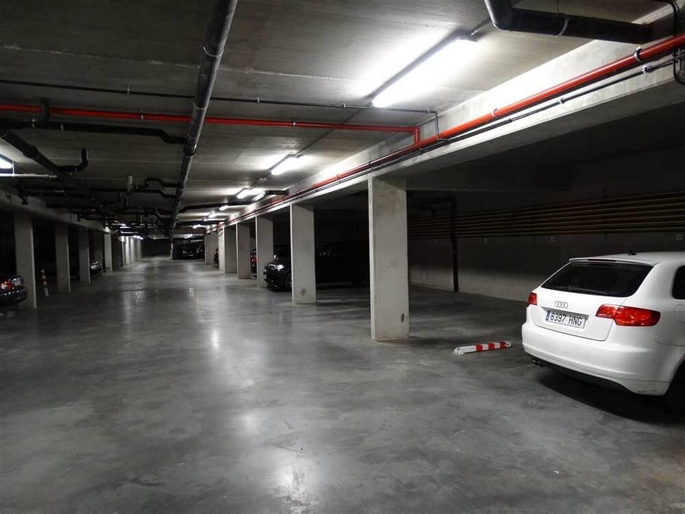 Parking à  à Ixelles 1050 125.00€  chambres m² - annonce 1309026