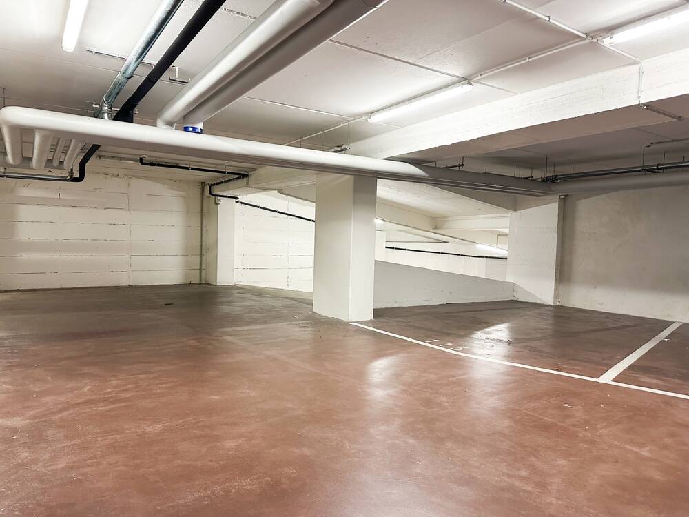 Parking & garage te  koop in Elsene 1050 35000.00€  slaapkamers m² - Zoekertje 1311610