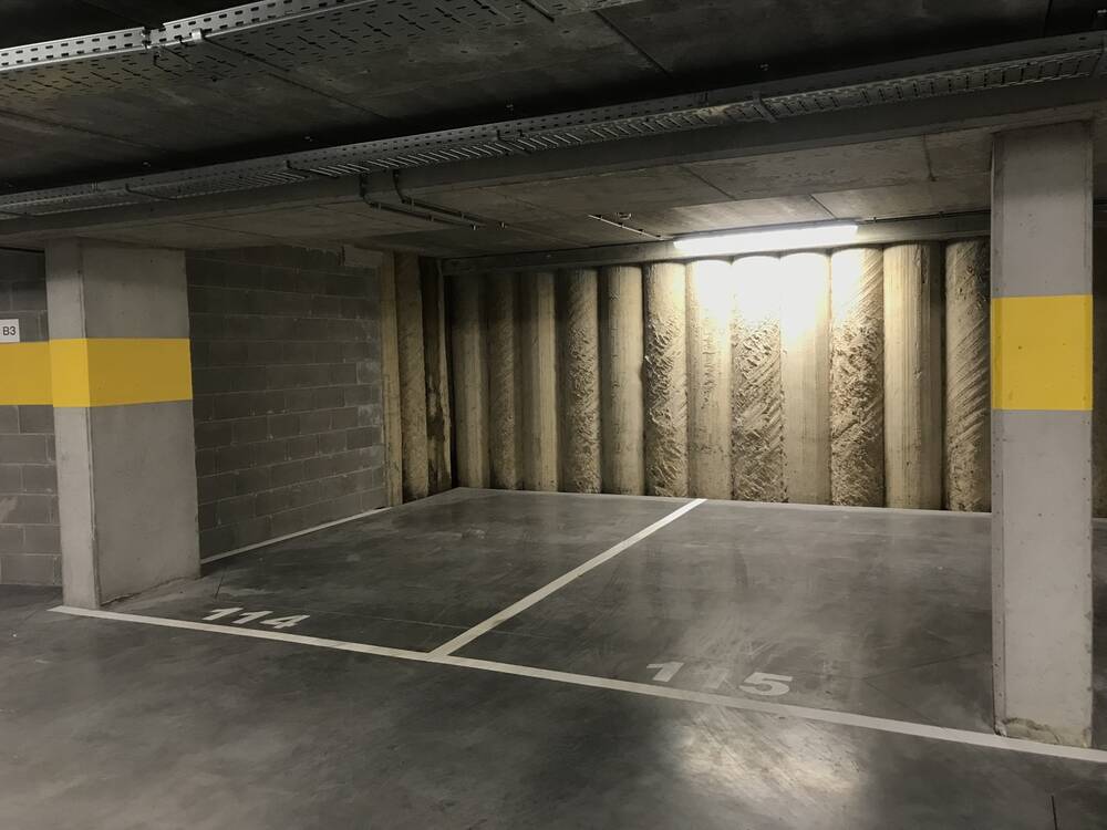 Parking & garage te  huur in Anderlecht 1070 80.00€  slaapkamers m² - Zoekertje 1312333